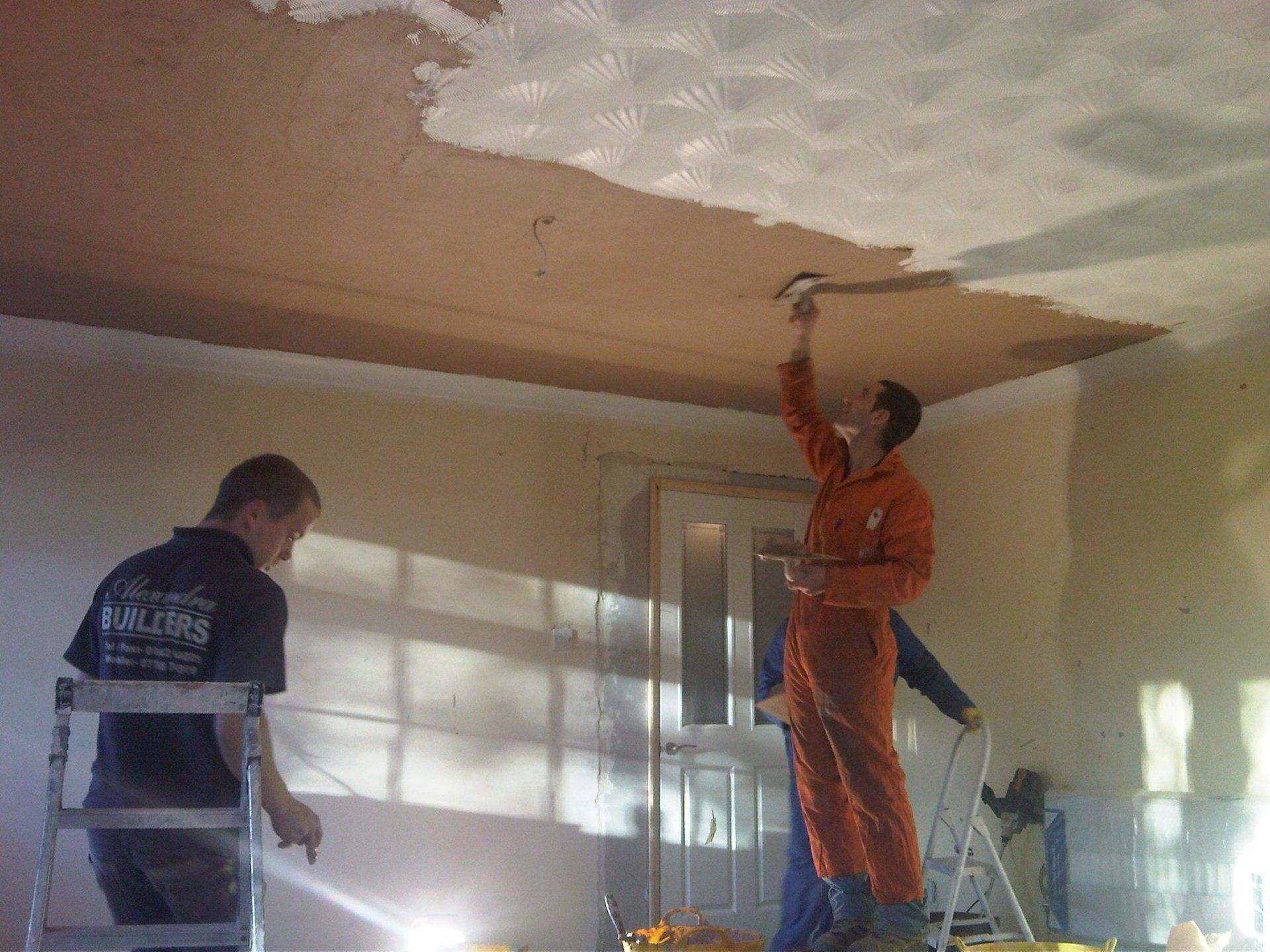 Plastering / artex removal