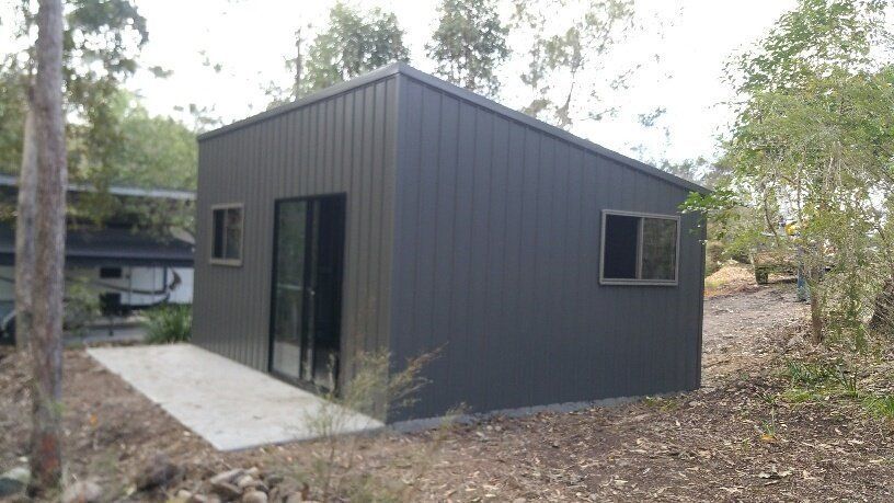 farm building  image