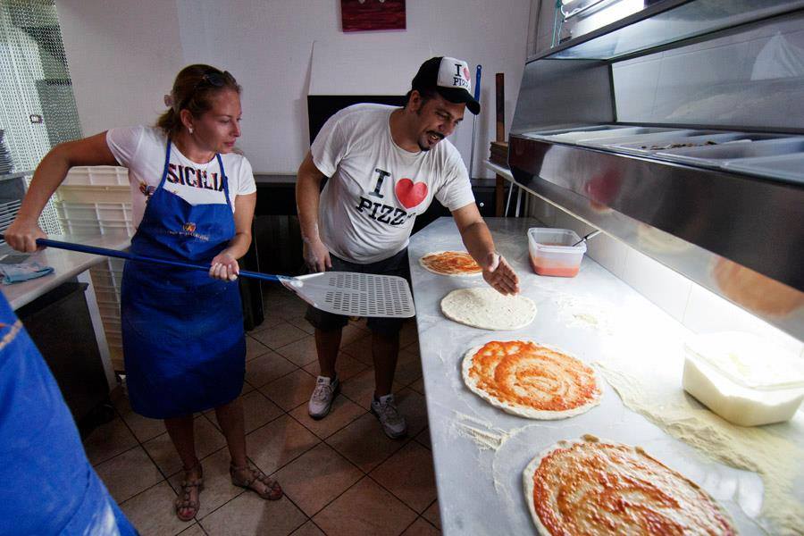 pizzaioli durante il servizio