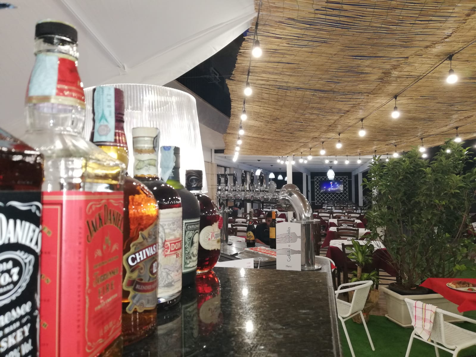 bancone del bar della pizzeria