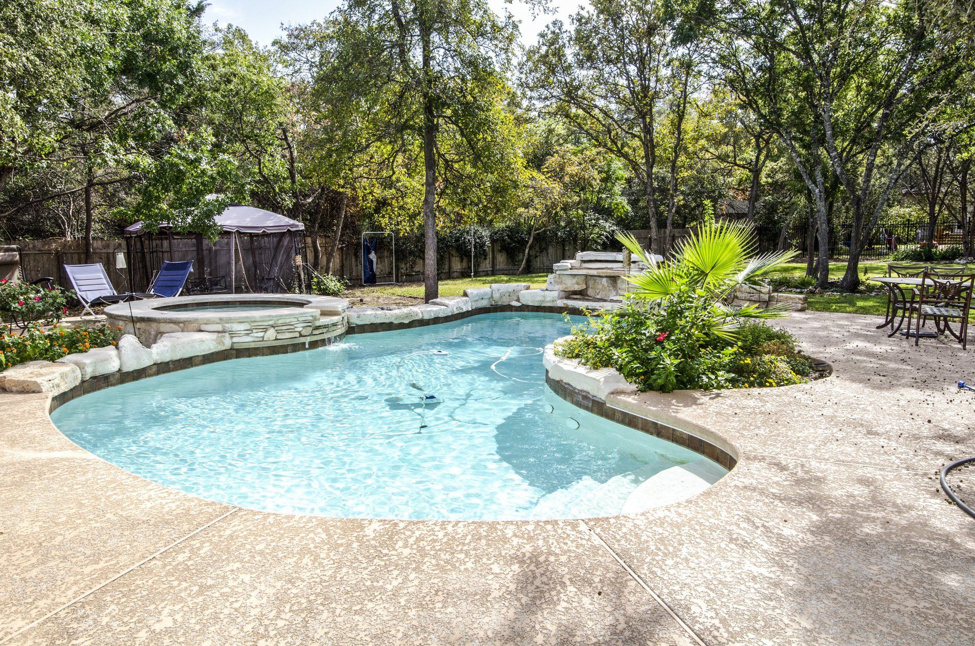 schöner Pool