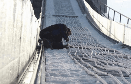 Montage Eisbahn