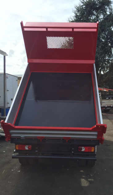 camion con cassone ribaltabile in vendita