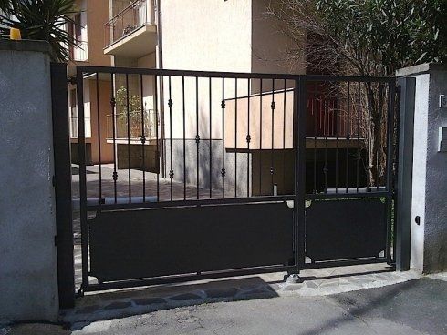 cancello  apertura a mano