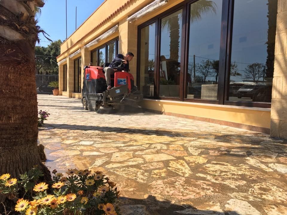 Esterno azienda