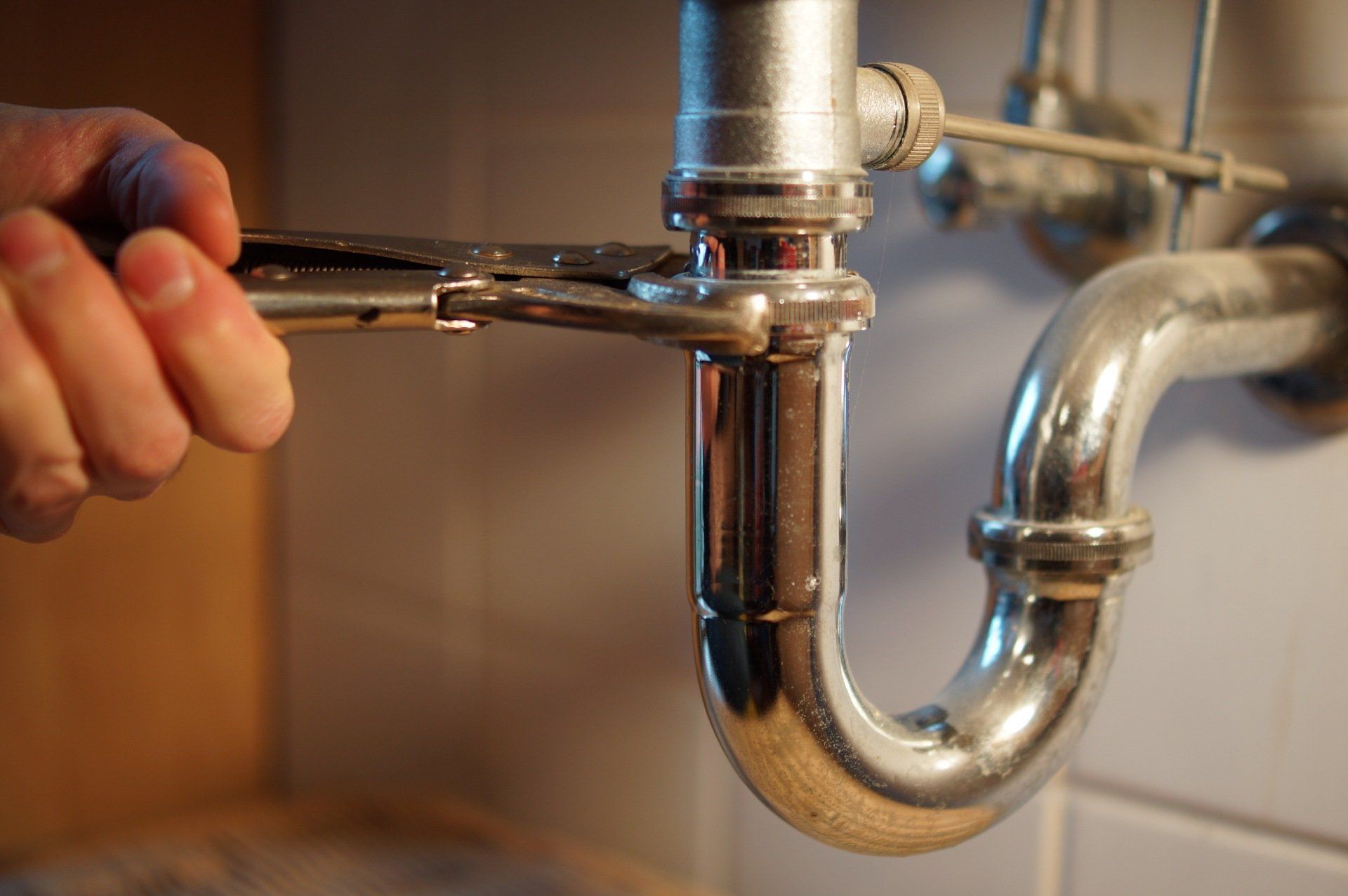 Close-up plumbing service