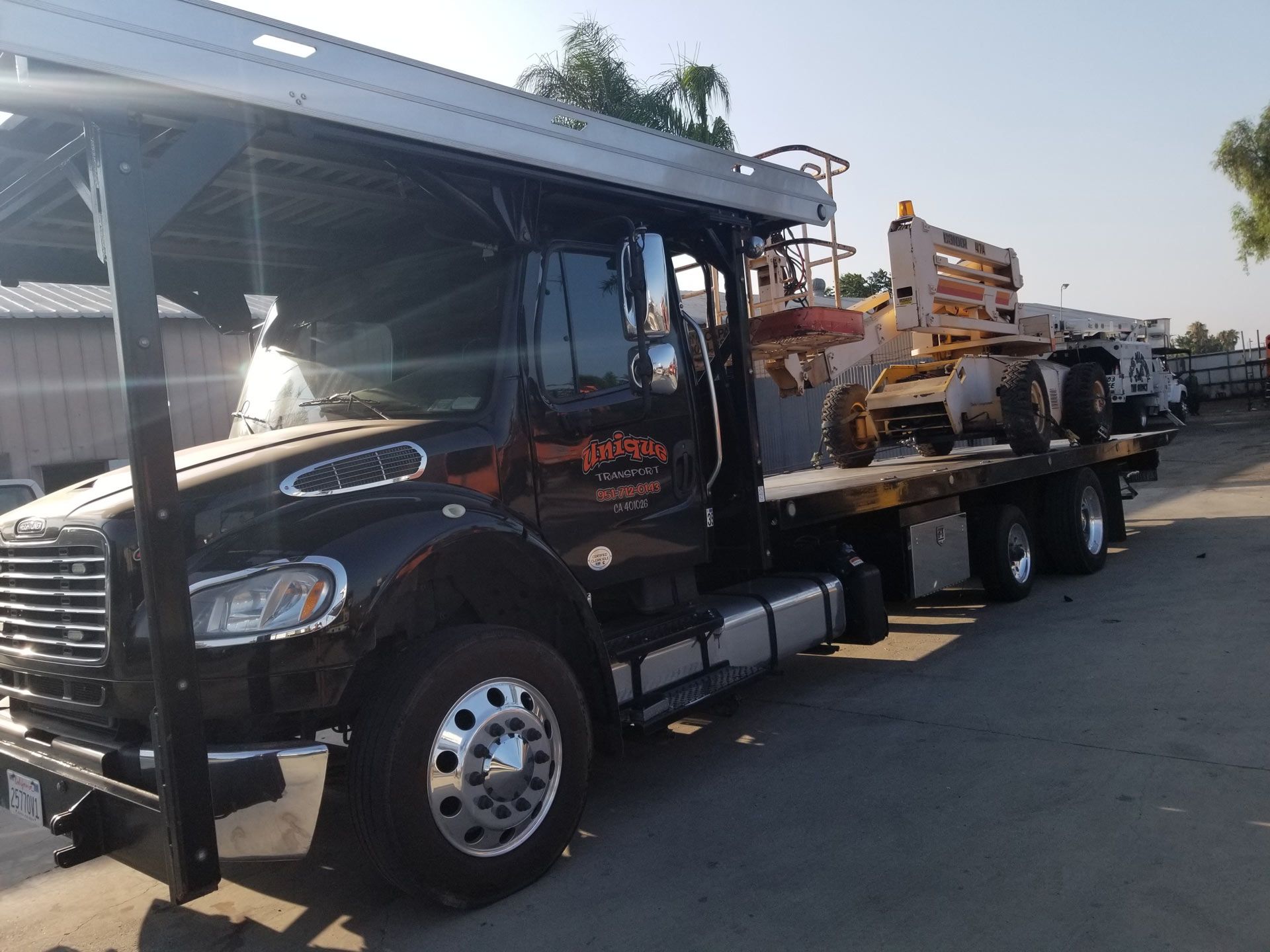 Crane On Tow Truck | Riverside, CA | Unique Auto Transport