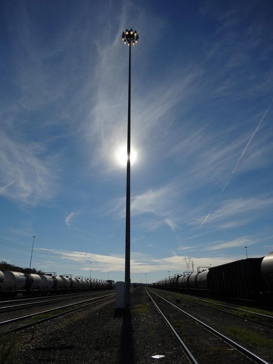 HIGH MAST LIGHT FIXTURES