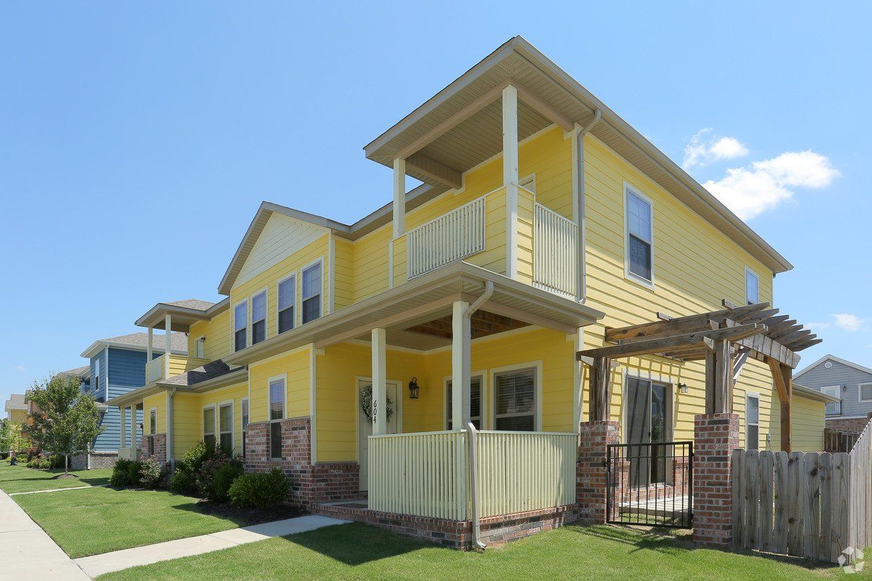 the row at arkansas yellow building