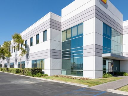 Two floor commercial unit in an industrial complex