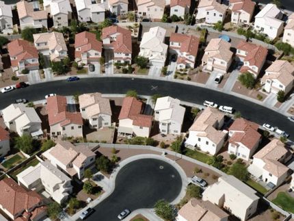 Arial view of a cul-de-sac in a master planned tract home community