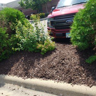 Commercial Lawn Mulching – Rochester, MN – Advanced Lawn Services