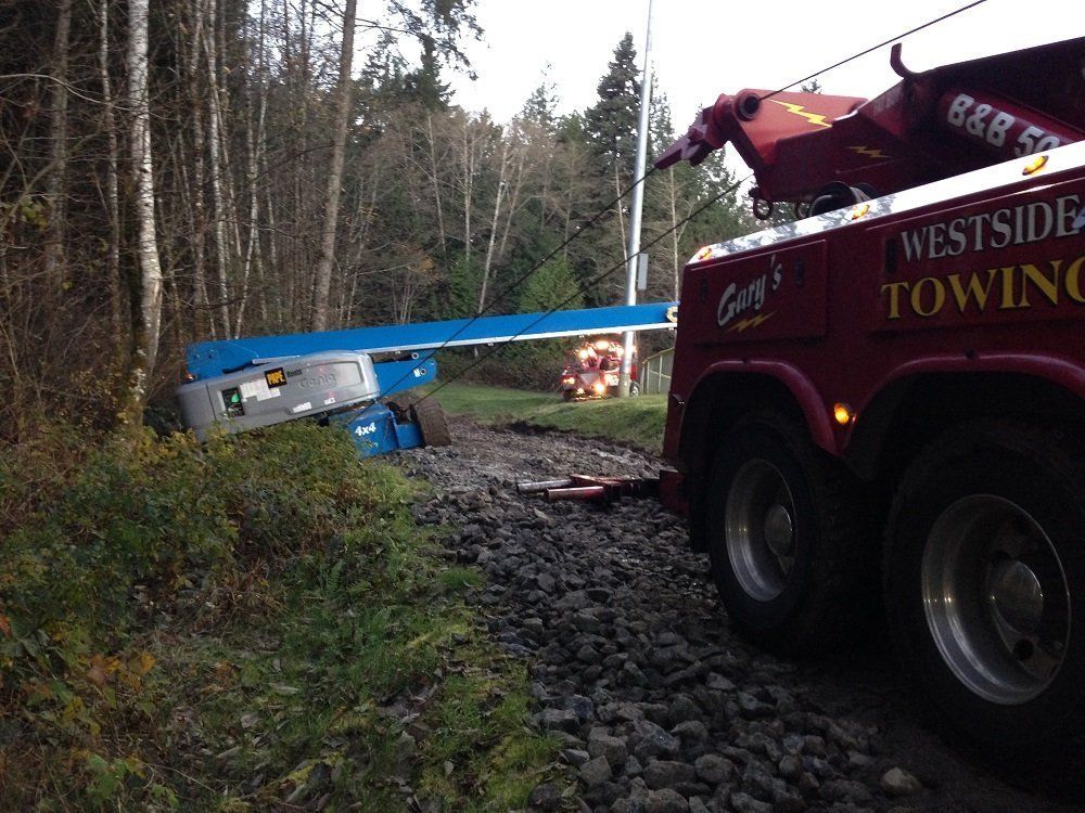 Truck on the Roadside — Seattle, WA — Gary's Westside Towing