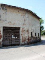 THREE MADONNAS FARMHOUSE
