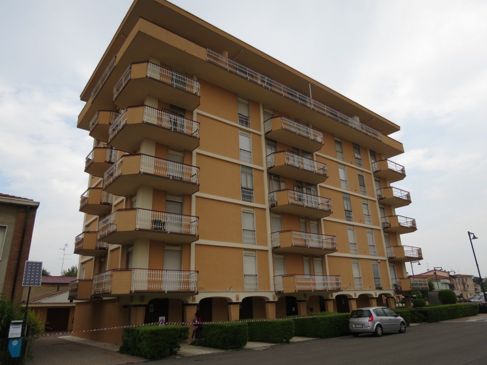 Apartment building 