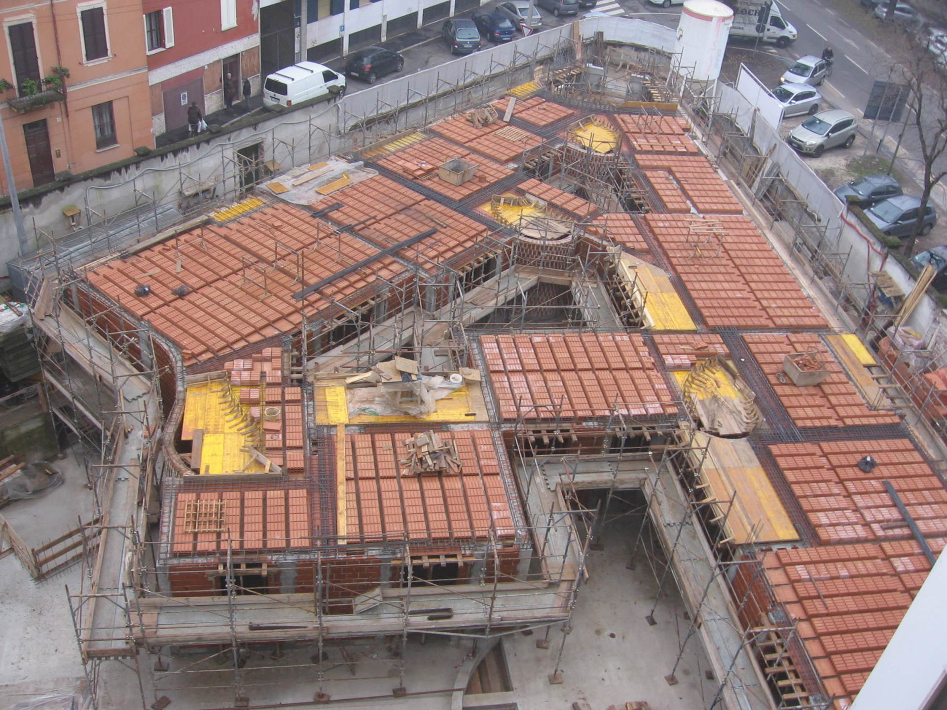 Laying of latero-cement attic of the second level