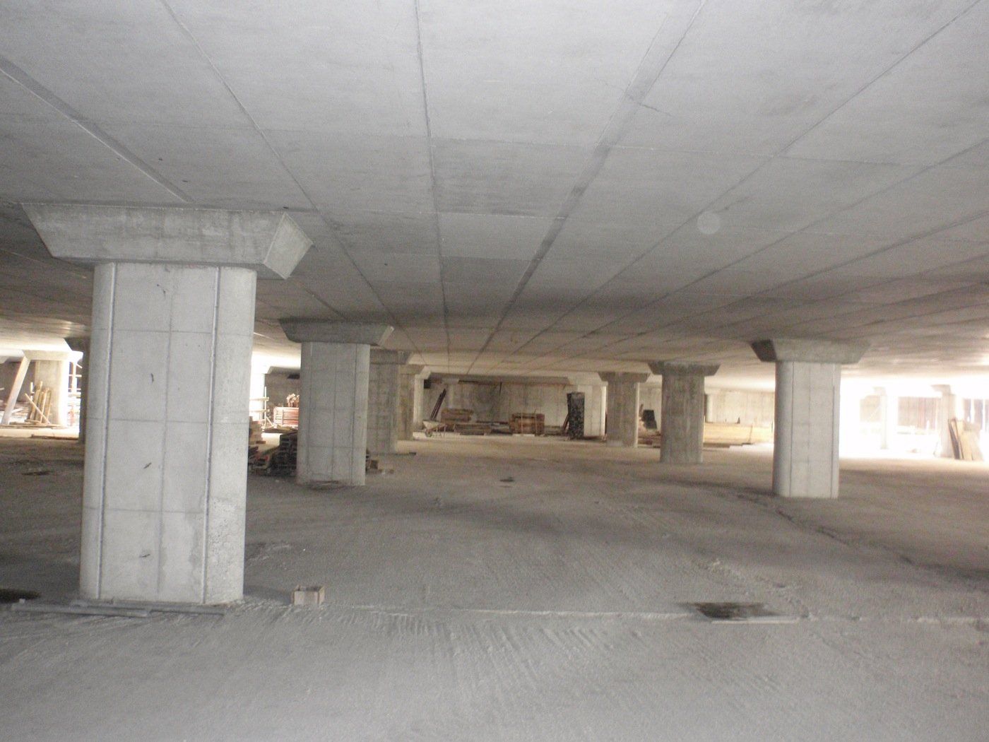 View of the attic and pillars on the first level