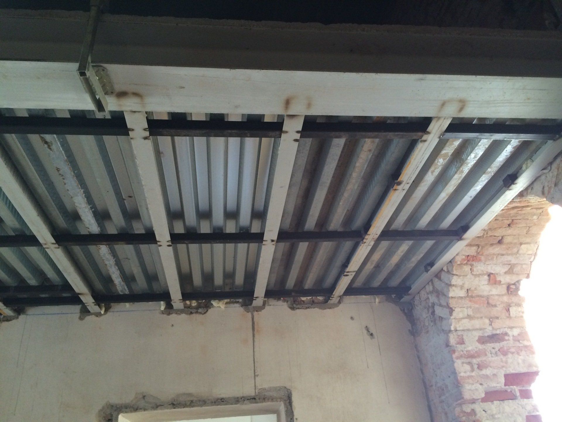 tunnel roof