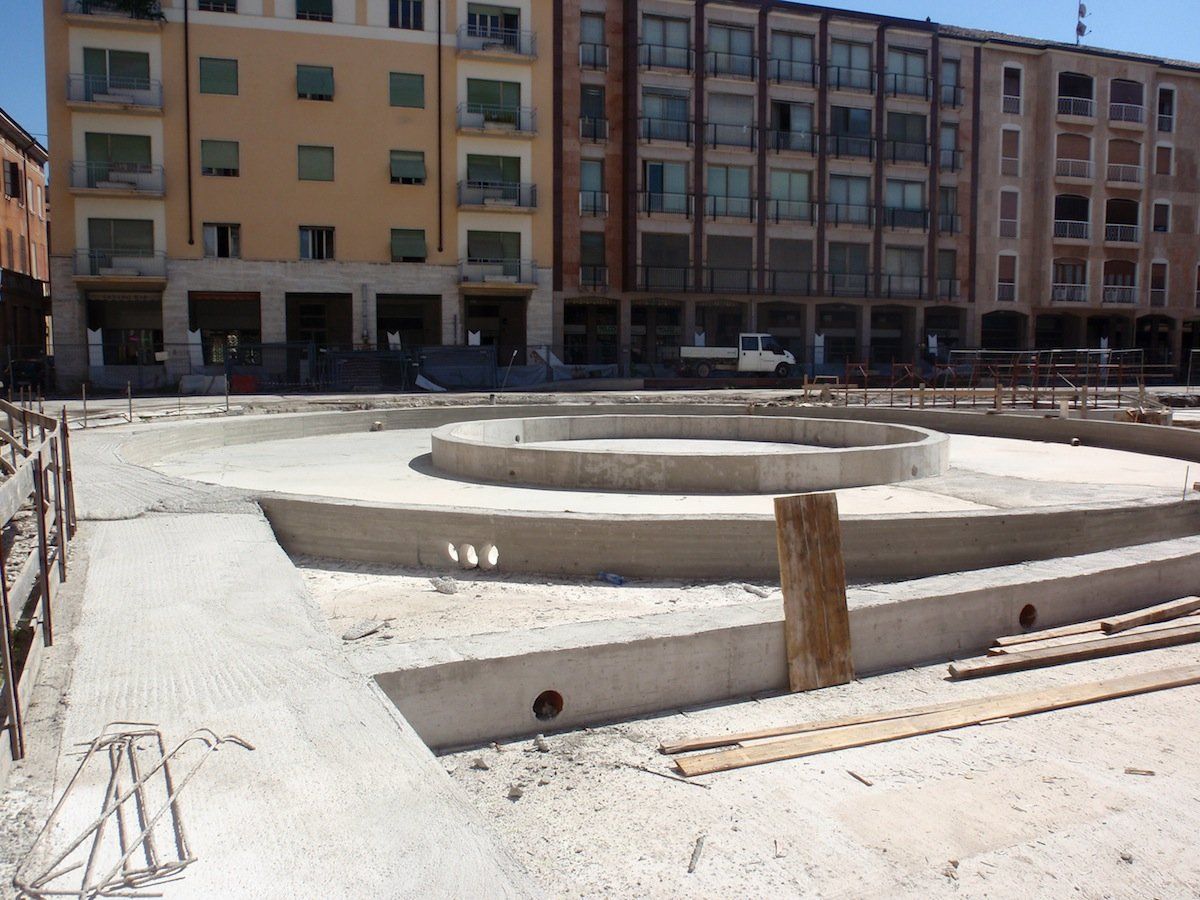 Cover slab with special tub curb