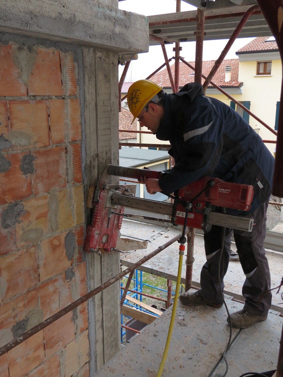 monitoring: execution of cored abutment coring