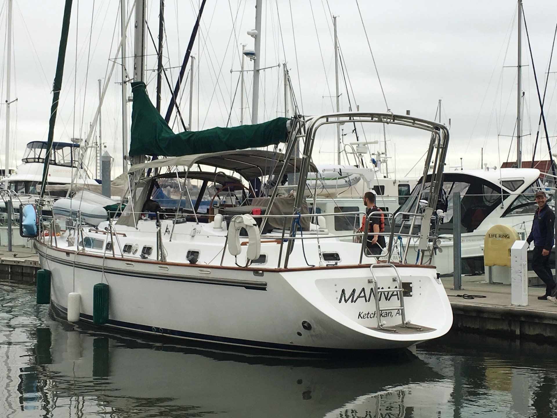 Stainless steel sailboat arch by Tanner Manufacturing.