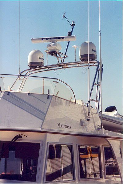 Custom stainless steel full-size radar arch by Tanner Manufacturing.