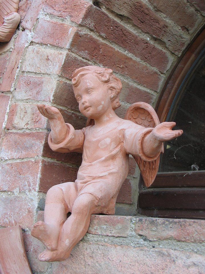 cherubino in terracotta