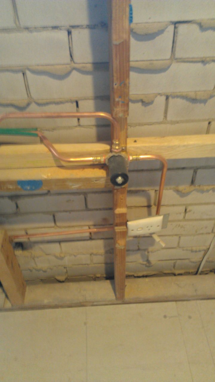 hot and cold water installation