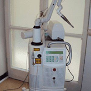 strumento per interventi dentistici