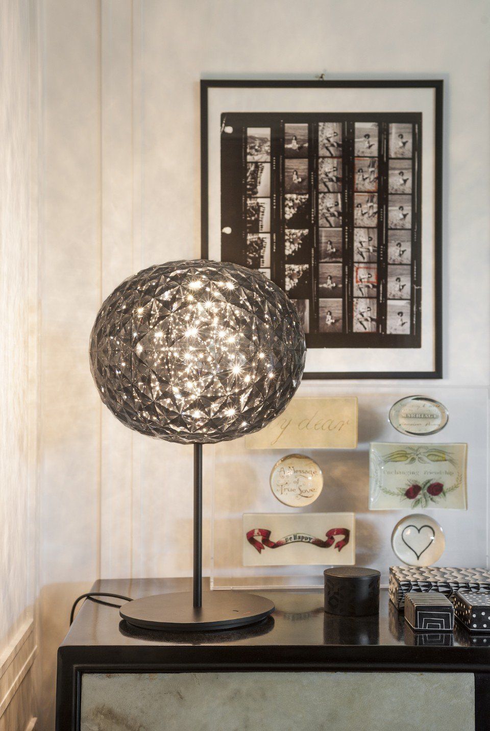 lampada elegante con paralume tondeggiante