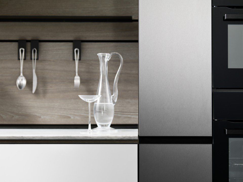 cucina raffinata con frigo moderno