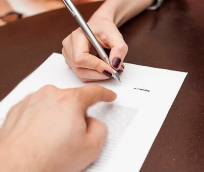 Signing_the_document Signing_the_document