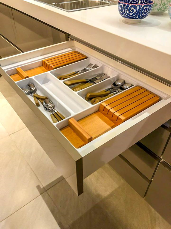 Gavetas com Divisores de Talheres em PVC