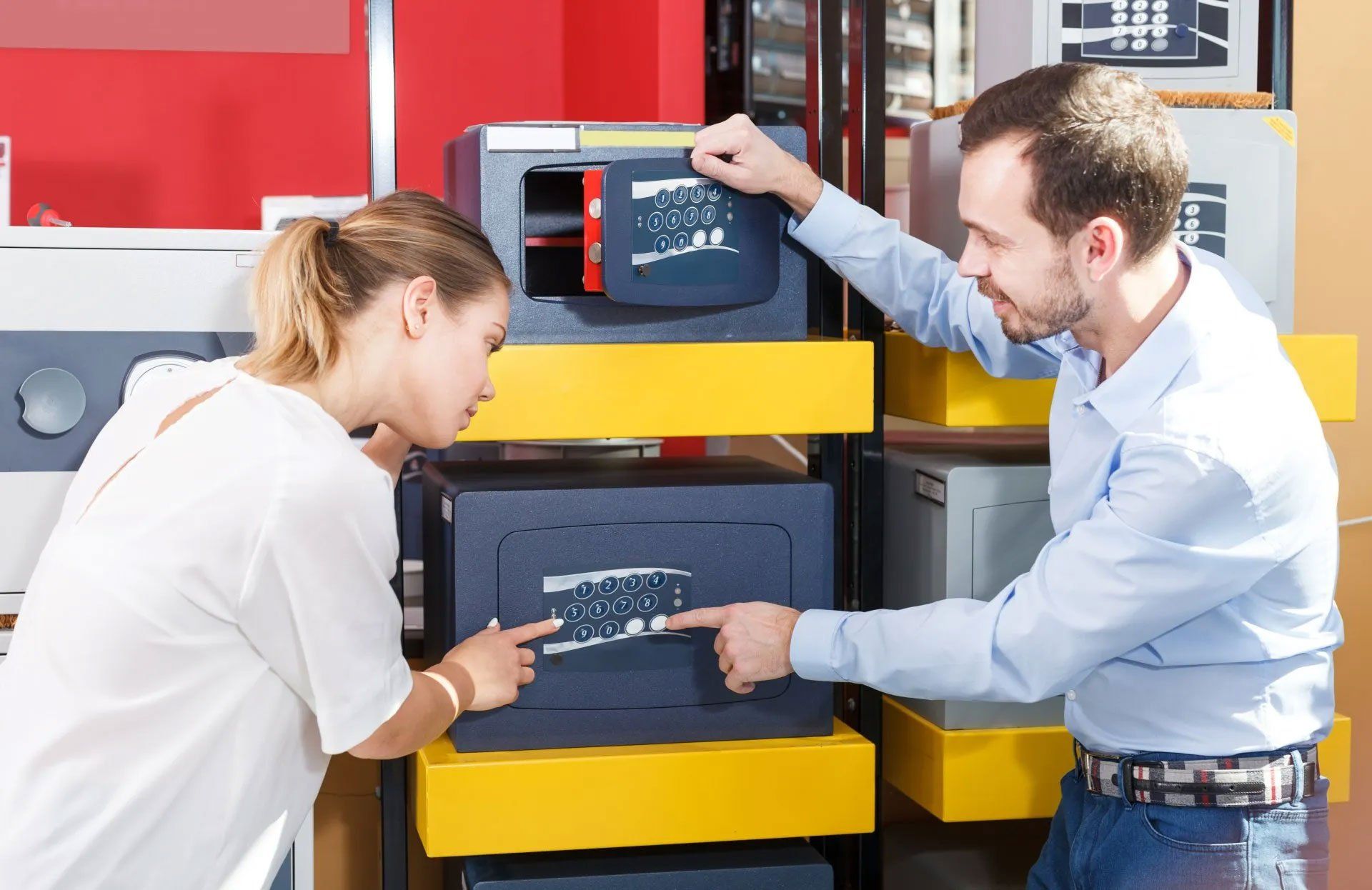 Explaining to Client the Safe — Houston, TX — Dixie Safe & Lock Service Inc.