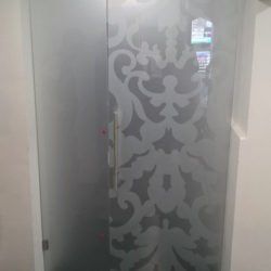 Porta in vetro decorato