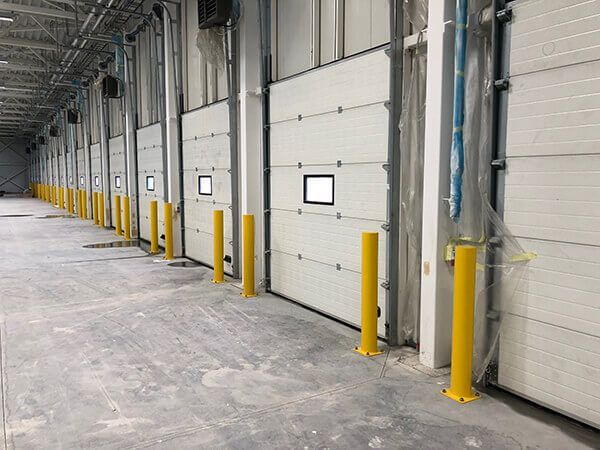 Horizontālo apzīmējumu un labiekārtojuma elementu uzstādīšana- pazemes stāvvietās, noliktavās un industriālās teritorijās