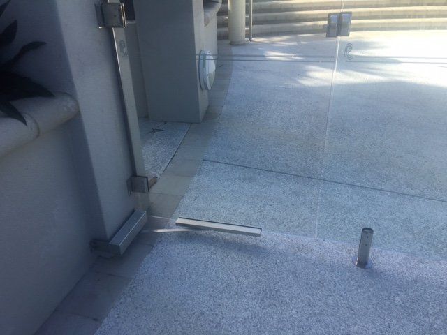 door holder mechanism