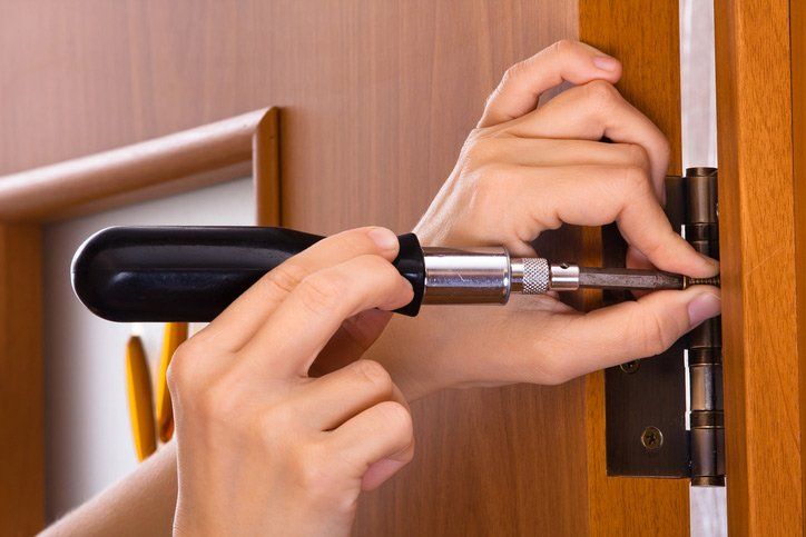 installing door