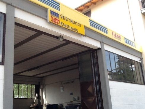 Ingresso Officina Vestrucci a Bibbiena Arezzo