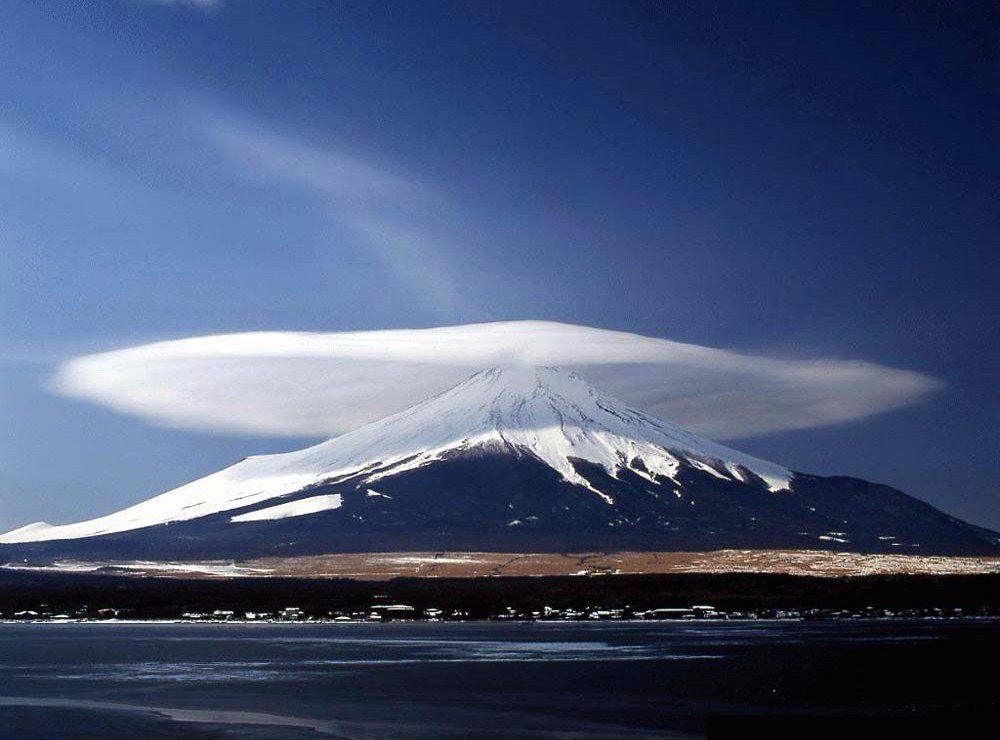 Damavand mountain , iran mountain 