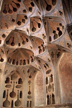 iran ancient acoustic room, isfahan ancient acoustic room , isfahan imam mosque , esfahan attractions , esfahan highlights