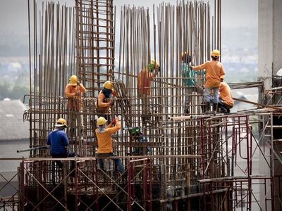 Scaffold erecting