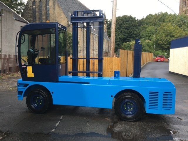 Blue side loader