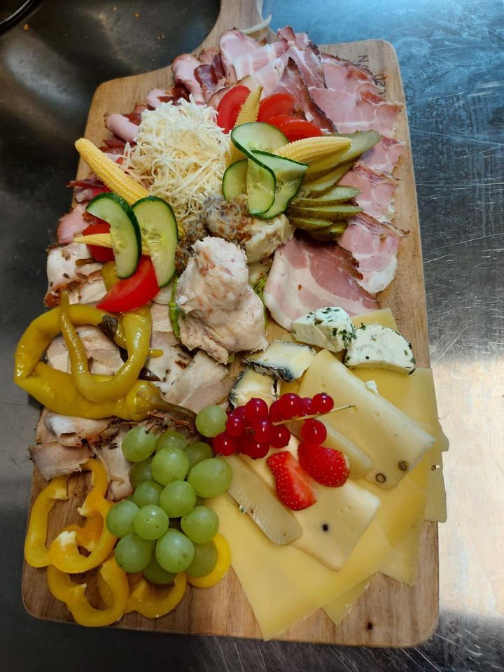 gemischte Jausenplatte von IG zum Kunstheurigen