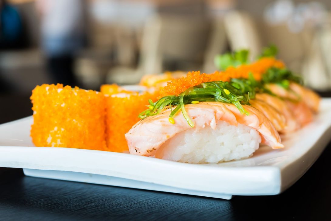 Un piatto di sushi