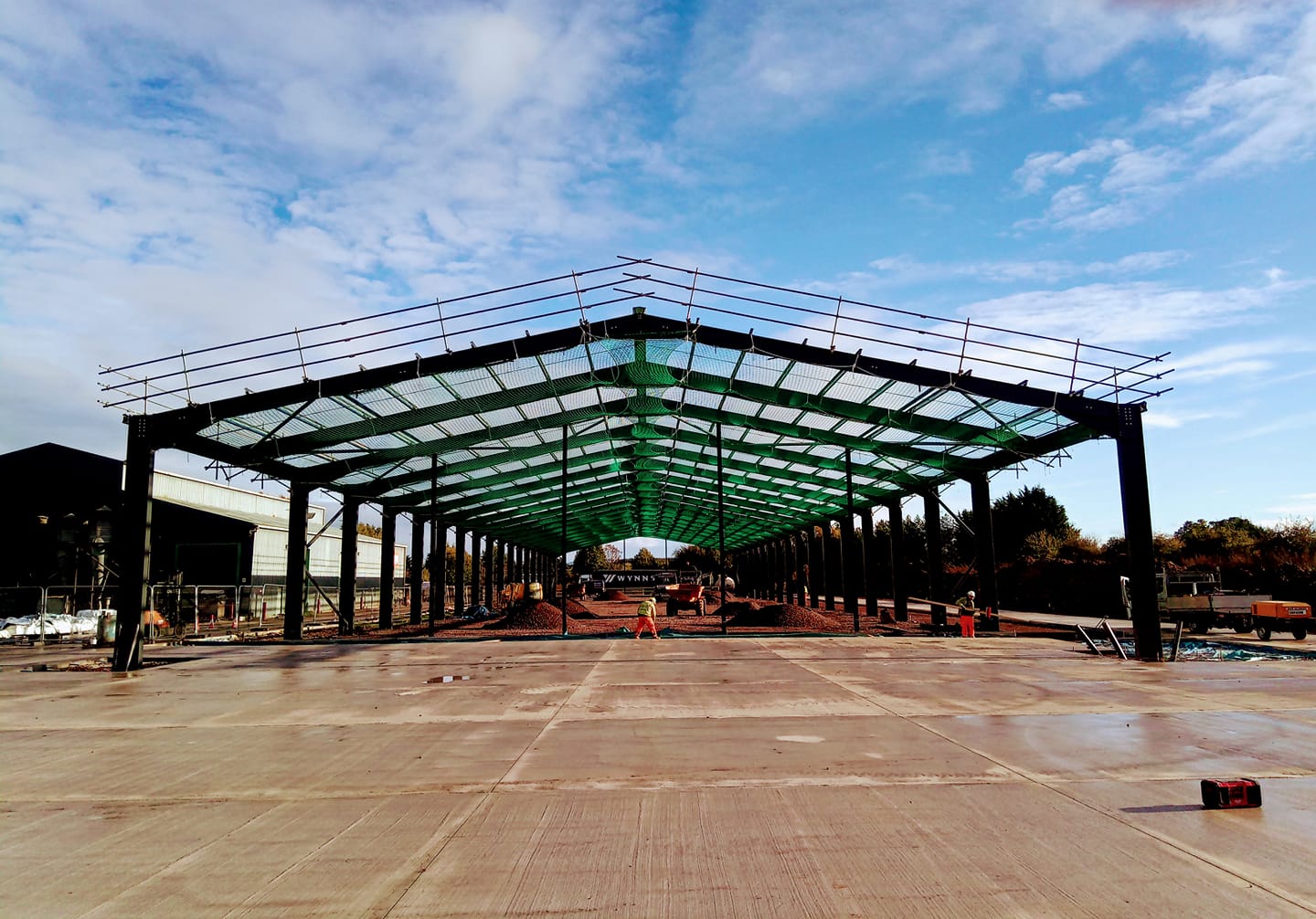 Scaffolding edge protection and safety netting industrial unit