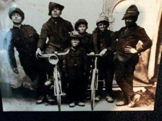 foto antica con spazzacamini