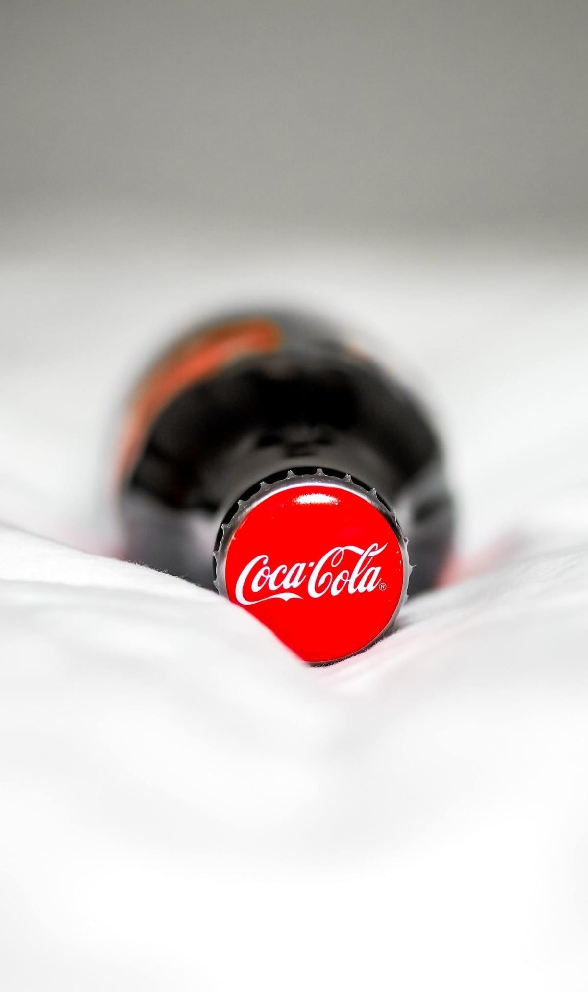 Una botella de Coca Cola mostrando un registro de patente famoso. Foto tomada en Santa Cruz de Tenerife.