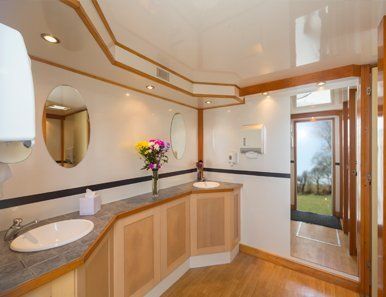 Top class mobile toilet hires