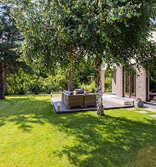 Tree Service โ House Front in Yorba Linda, CA Tree Service โ House Front in Yorba Linda, CA